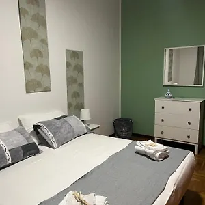 ampio-bilocale-a-milano.italymilanhotels.net/