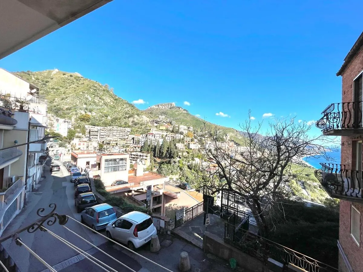 Enza'S Home Taormina İtalya